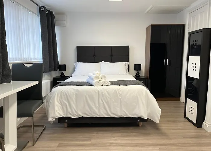 Studio Appt - Sleeps 2 - Free Parking - 5Min-Metro